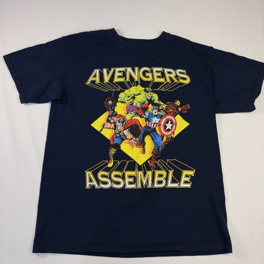 Marvel Shirt Men's Large Avengers Assemble Superhero Characters Tee